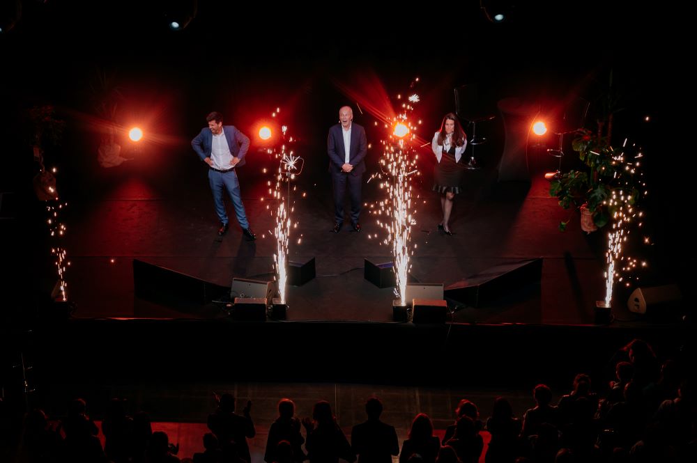 Évènements professionnels dans le Grand Ouest avec des salariés qui écoutent une conférence